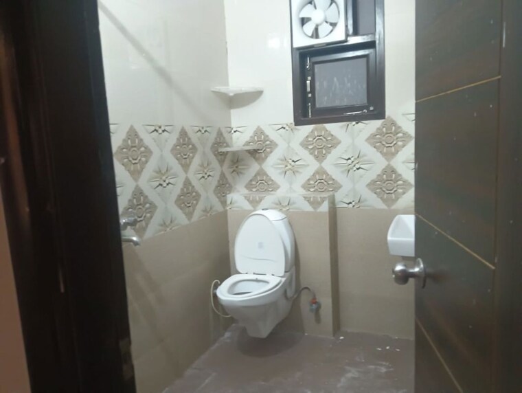 Bathroom, kohli-one-malibu-town 1 Bedroom 800 Sq.Ft. Builder Floor In Sector 47 Gurgaon 10164314