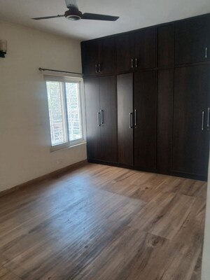Room in 3 BHK Apartment at Vasant Kunj – for Rent