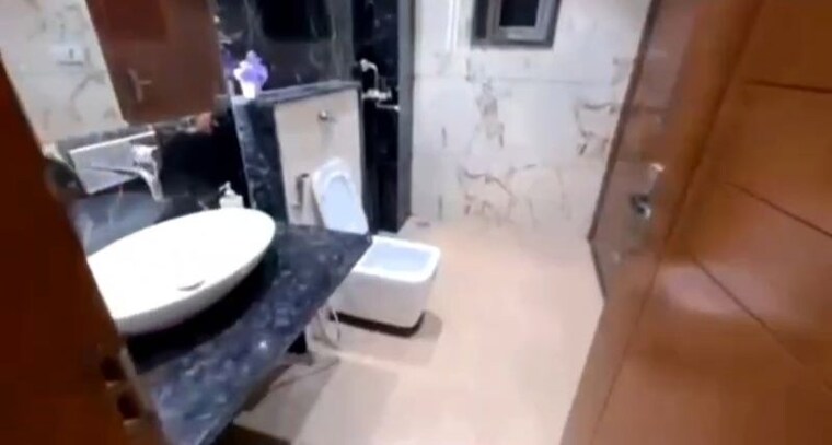 Washroom, wave-city 6+ Bedroom 362 Sq.Yd. Villa In Wave City Ghaziabad 10164326