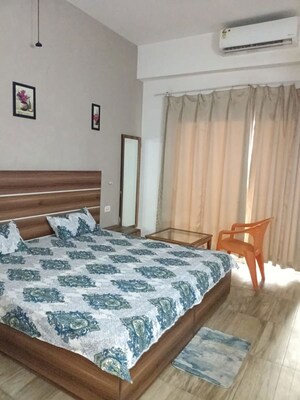 1 BHK Apartment For Rent in Paramount Golfforeste, Zeta I Greater Noida