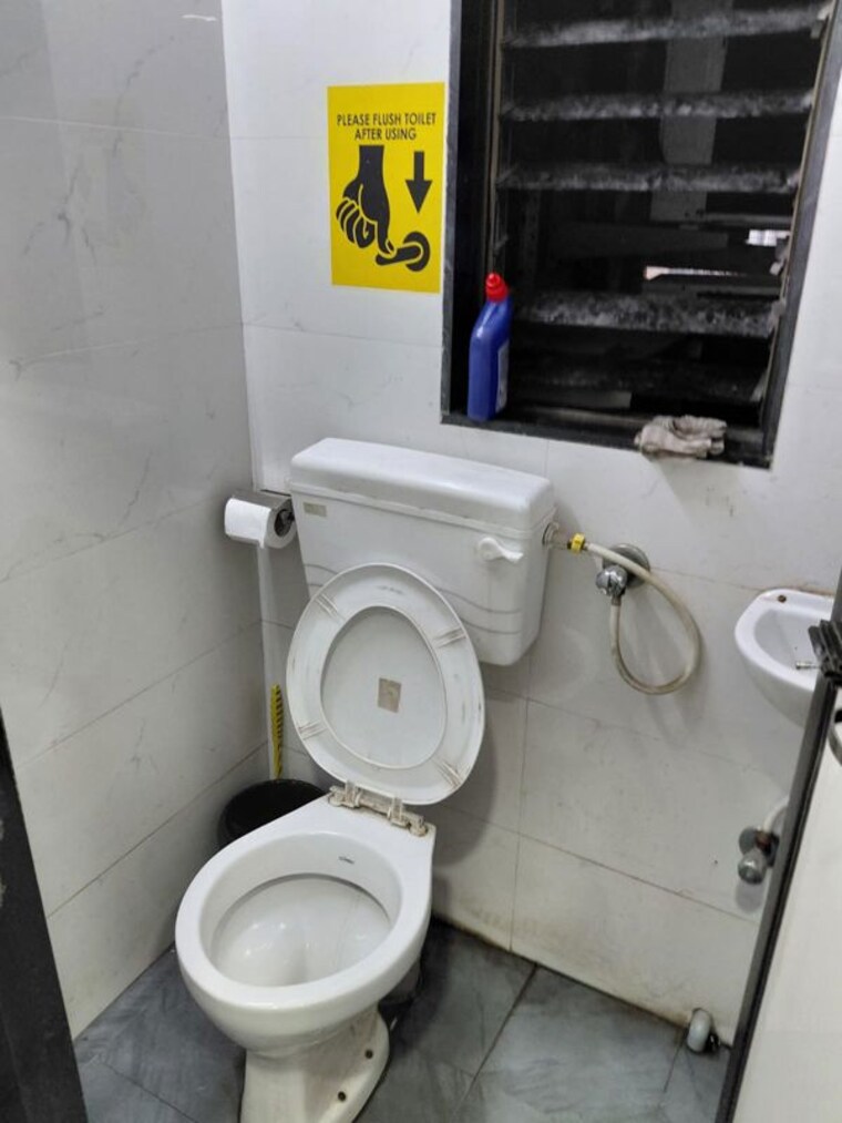 Bathroom, gajra-g-square-business-park Commercial Office Space 1050 Sq.Ft. In Vashi Sector 30a Navi Mumbai 10164362