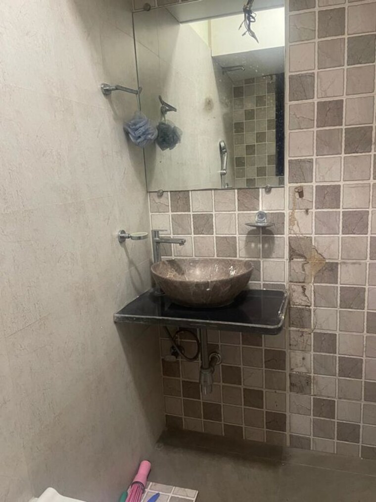 Bathroom, sindhi-society 2 Bedroom 975 Sq.Ft. Apartment In Chembur Mumbai 10164333