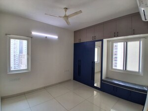 Room in 3 BHK Apartment at Aparna Zenon, Puppalaguda – for Rent