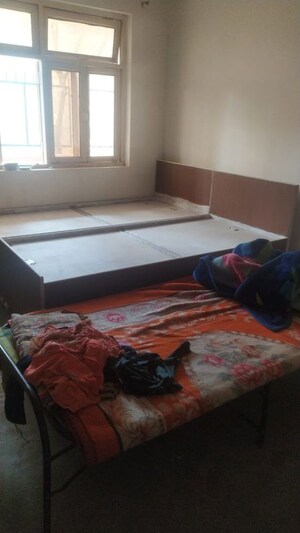 Bedroom in 6+ BHK Independent House at Pi Greater Noida – for Rent