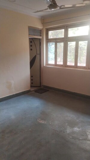 Room in 6+ BHK Independent House at Pi Greater Noida – for Rent