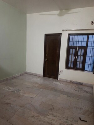 Room in 2 BHK Independent House at Vrindavan Yojna – for Rent