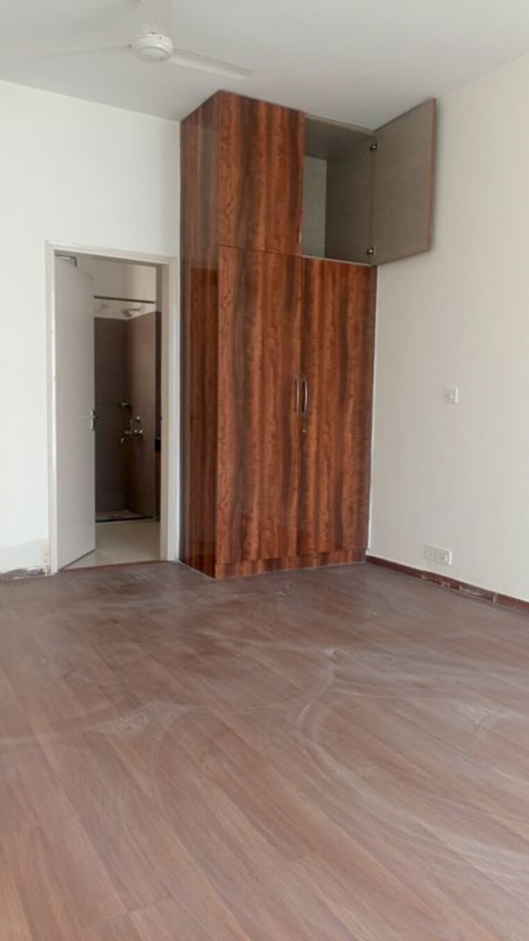 Room, pioneer-park-phase-1 2 Bedroom 1300 Sq.Ft. Apartment In Sector 61 Gurgaon 10164461