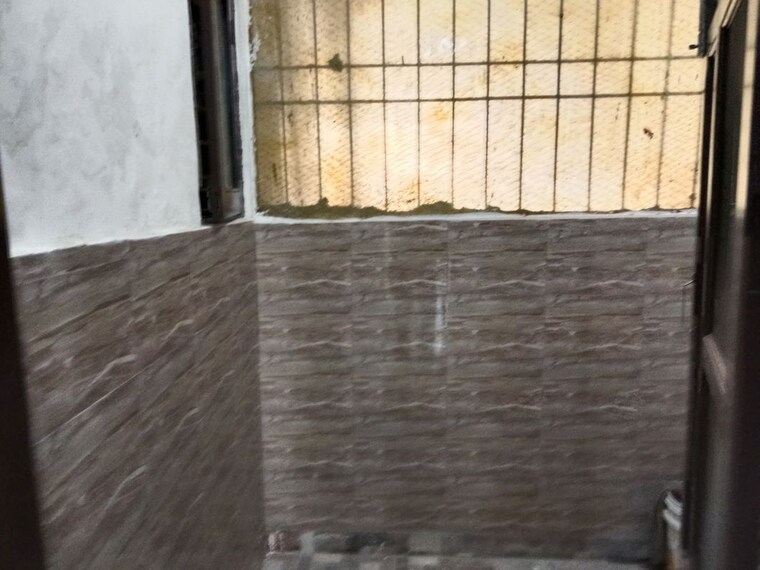 Room, ghazipur 2 Bedroom 100 Sq.Yd. Builder Floor In Ghazipur Zirakpur 10164485