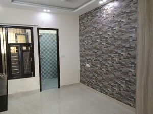Room in 2 BHK Builder Floor at Ghazipur – for Sale