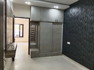 Room in 2 BHK Builder Floor at Ghazipur – for Sale