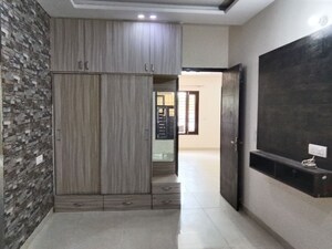 Room in 2 BHK Builder Floor at Ghazipur – for Sale