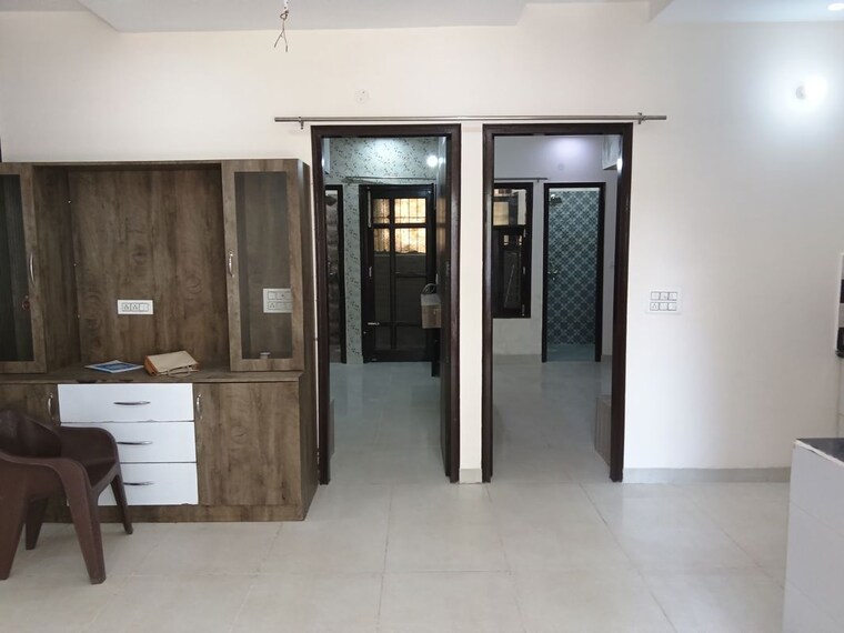Room, ghazipur 2 Bedroom 100 Sq.Yd. Builder Floor In Ghazipur Zirakpur 10164485