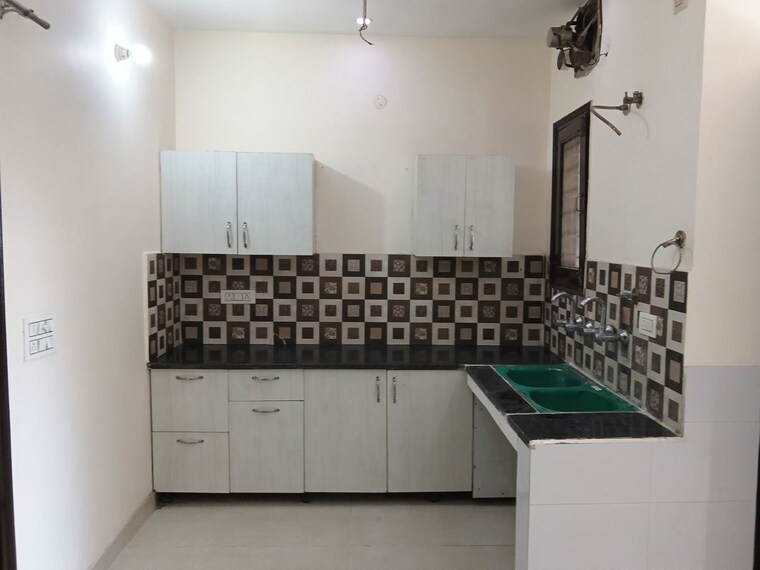 Kitchen, ghazipur 2 Bedroom 100 Sq.Yd. Builder Floor In Ghazipur Zirakpur 10164485
