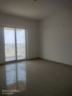 Room in 3.5 BHK Apartment at ATS Marigold, Sector 89a – for Sale