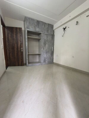 Room in 3 BHK Apartment at Landmark Towers, Sector 51 – for Rent