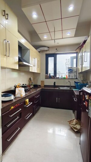 Kitchen in 3 BHK Builder Floor at Gupta Awas, Sector 43 – for Rent