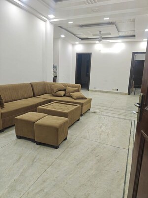 Bedroom in 3 BHK Builder Floor at Tanvi villa, Sector 45 – for Rent