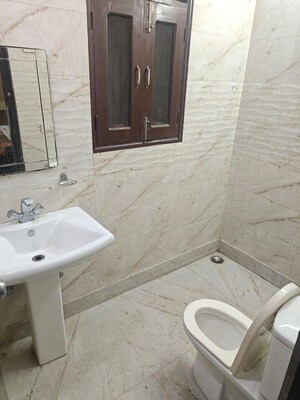 Bathroom in 3 BHK Builder Floor at Tanvi villa, Sector 45 – for Rent