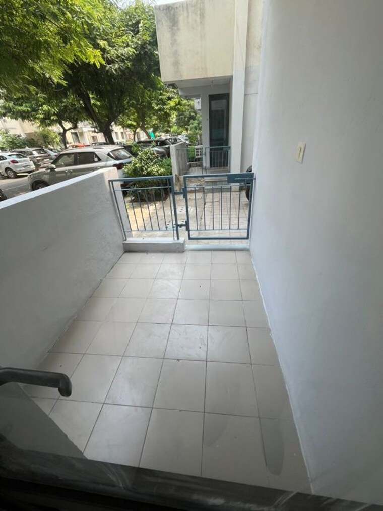 Balcony, vatika-india-next 2 Bedroom 925 Sq.Ft. Builder Floor In Sector 82 Gurgaon 10164587