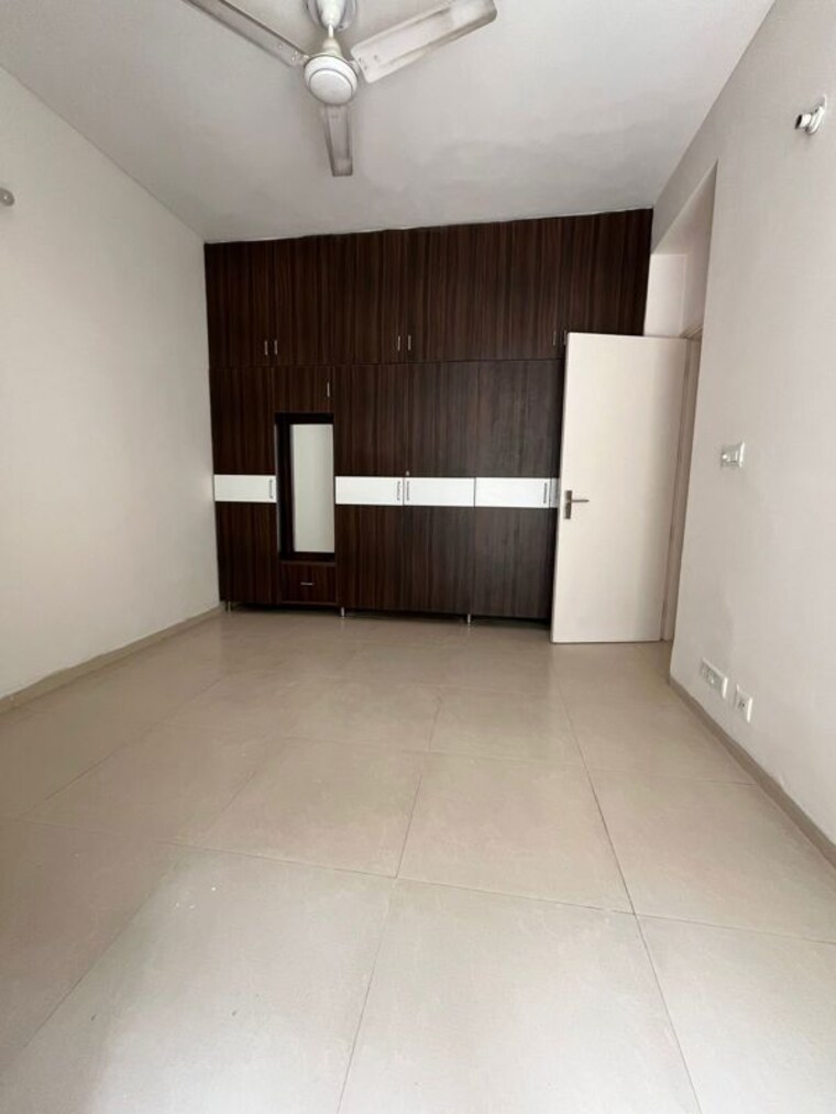 Room, vatika-india-next 2 Bedroom 925 Sq.Ft. Builder Floor In Sector 82 Gurgaon 10164587