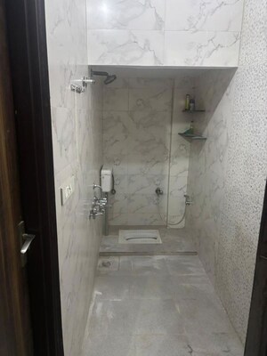 Bathroom in 2 BHK Independent House at Sheetla Colony – for Rent