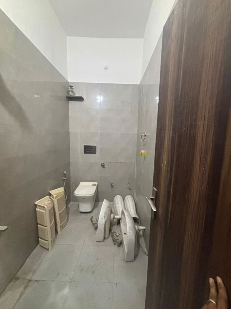 Bathroom, sheetla colony 2 Bedroom 890 Sq.Ft. Independent House In Sheetla Colony Gurgaon 10164558