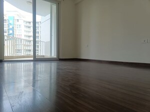Room in 4 BHK Apartment at Emaar Palm Terraces Select, Sector 66 – for Rent