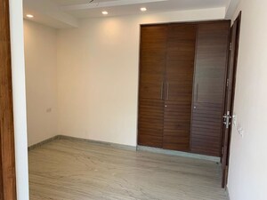 Room in 2 BHK Builder Floor at Sector 46 – for Rent