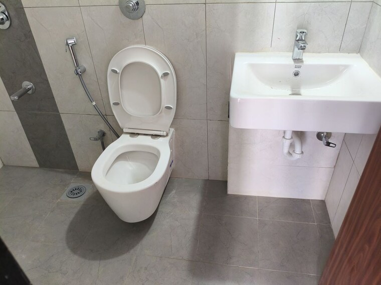 Bathroom, vilas-javdekar-yashone-eternitee 2 Bedroom 692 Sq.Ft. Apartment In Hinjewadi Pune 10164626