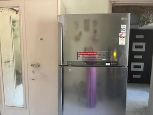 Furnished Amenities in 2 BHK Apartment at New Girish Apartment, Sion – for Rent