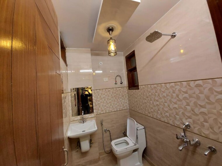 Bathroom, dwarka mor 3 Bedroom 1050 Sq.Ft. Builder Floor In Dwarka Mor Delhi 10164638