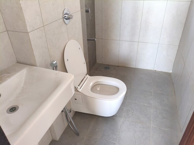 Bathroom, vilas-javdekar-yashone-eternitee 3 Bedroom 878 Sq.Ft. Apartment In Hinjewadi Pune 10164665