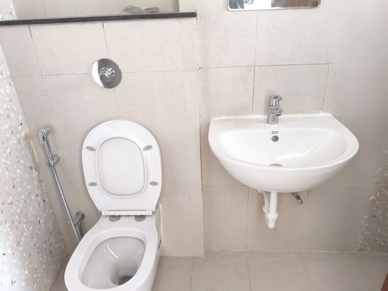 Bathroom, vilas-javdekar-yashone-eternitee 3 Bedroom 878 Sq.Ft. Apartment In Hinjewadi Pune 10164665