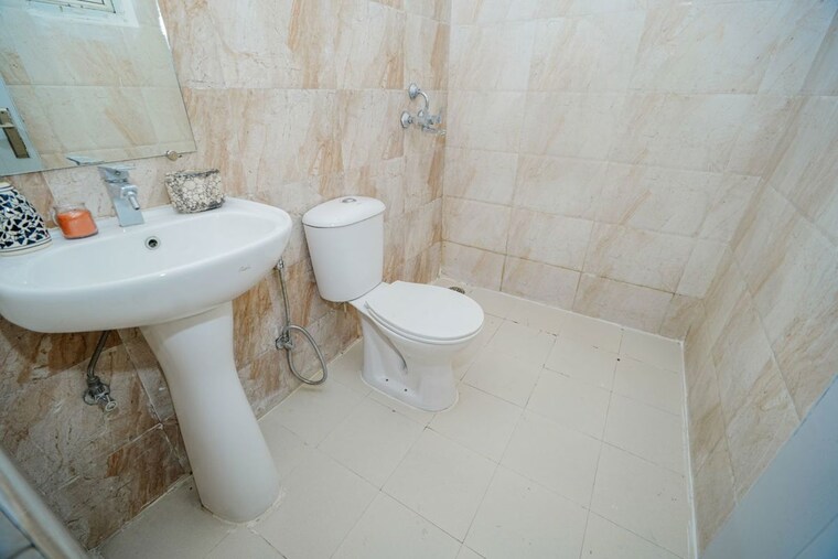 Bathroom, ajnara-le-garden 2.5 Bedroom 1140 Sq.Ft. Apartment In Sector 16b Greater Noida Greater Noida 10164660