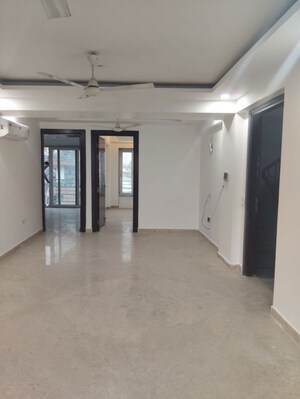 Room in 4 BHK Builder Floor at Sector 57 – for Rent