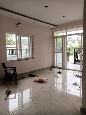 Room in 3 BHK Independent House at Prateek Residency, Phi Iii Greater Noida – for Rent