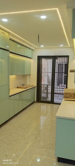 Room in 3 BHK Builder Floor at Ansal API Versalia, Sector 67a – for Sale