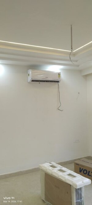 Room in 3 BHK Builder Floor at Ansal API Versalia, Sector 67a – for Sale