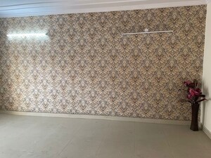 Room in 3 BHK Builder Floor at Rajouri Garden – for Rent
