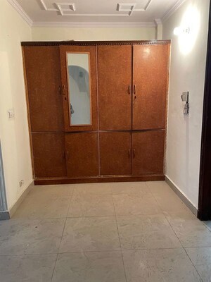 Room in 3 BHK Builder Floor at Rajouri Garden – for Rent