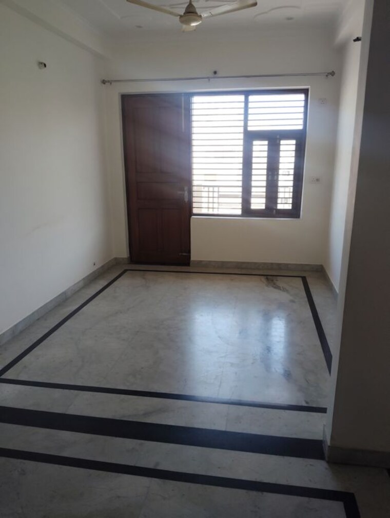 Room, sector 46 3 Bedroom 1350 Sq.Ft. Builder Floor In Sector 46 Gurgaon 10164705