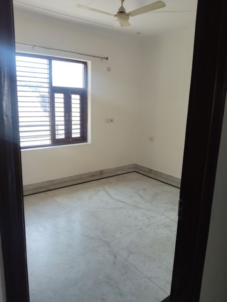 Room, sector 46 3 Bedroom 1350 Sq.Ft. Builder Floor In Sector 46 Gurgaon 10164705