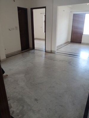 Room in 3 BHK Builder Floor at Sector 46 – for Rent