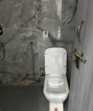 Bathroom in 1 BHK Apartment at Gomti Nagar – for Rent