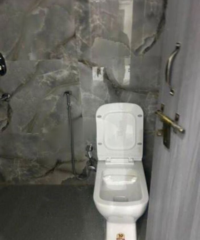 Bathroom, gomti nagar 1 Bedroom 800 Sq.Ft. Apartment In Gomti Nagar Lucknow 10164716