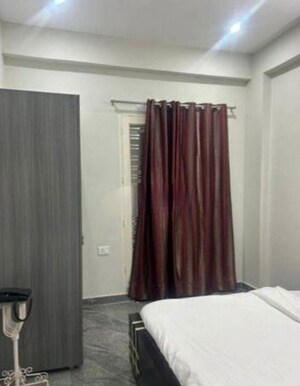 Bedroom in 1 BHK Apartment at Gomti Nagar – for Rent