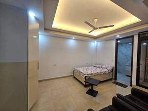 Master Bedroom in 3 BHK Builder Floor at Govindpuri – for Sale