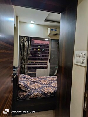 Bedroom in 2 BHK Apartment at Vini Towers, Malad West – for Rent