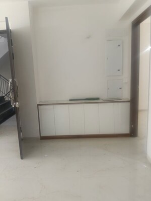 Room in 3.5 BHK Builder Floor at Smart World Gems, Sector 89 – for Rent