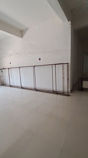 Room in  Showroom at Mayuresh Trade Center, Sector 19a Vashi – for Rent